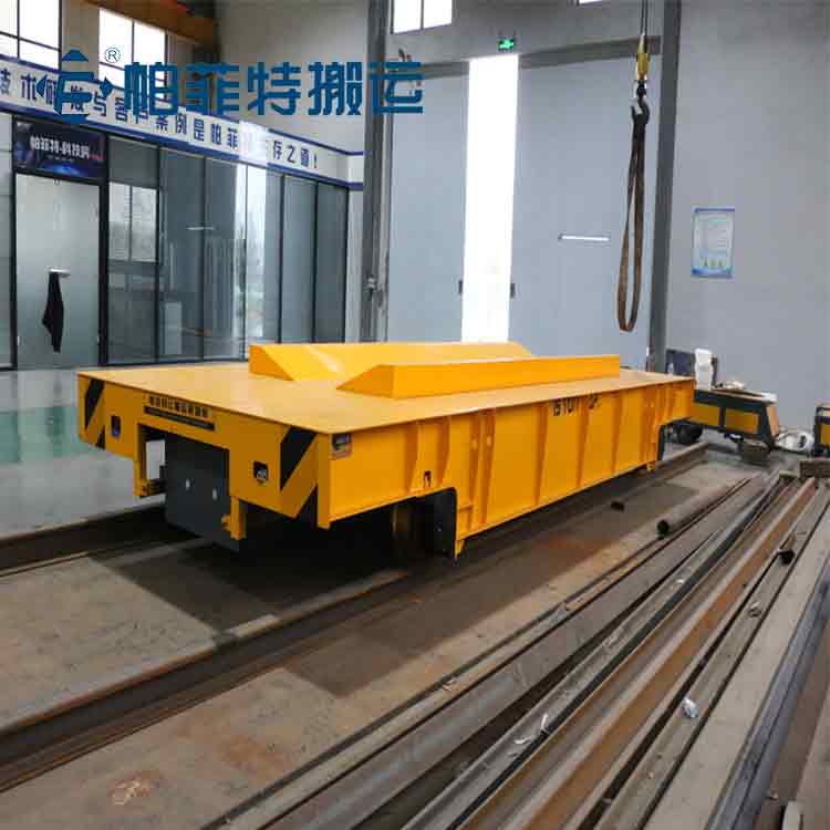 大型設備生產車間